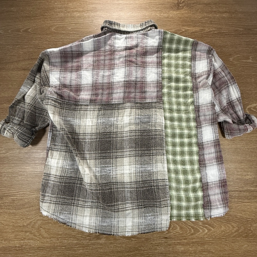 BDG Urban Outfitters Patchwork Plaid Flannel Shirt Womens S Raw Hem NWT Grunge - Picture 13 of 13